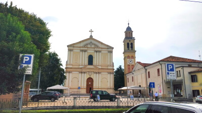 Facciata della chiesa di Camposampiero