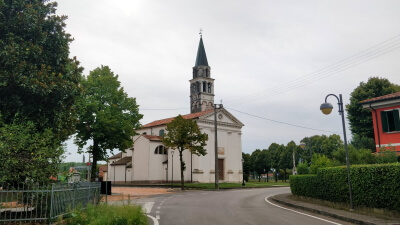 Facciata della chiesa di Zeminiana